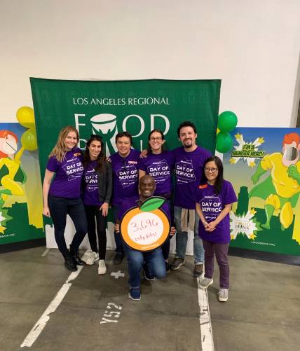 LA Alumni Day of Service volunteers 